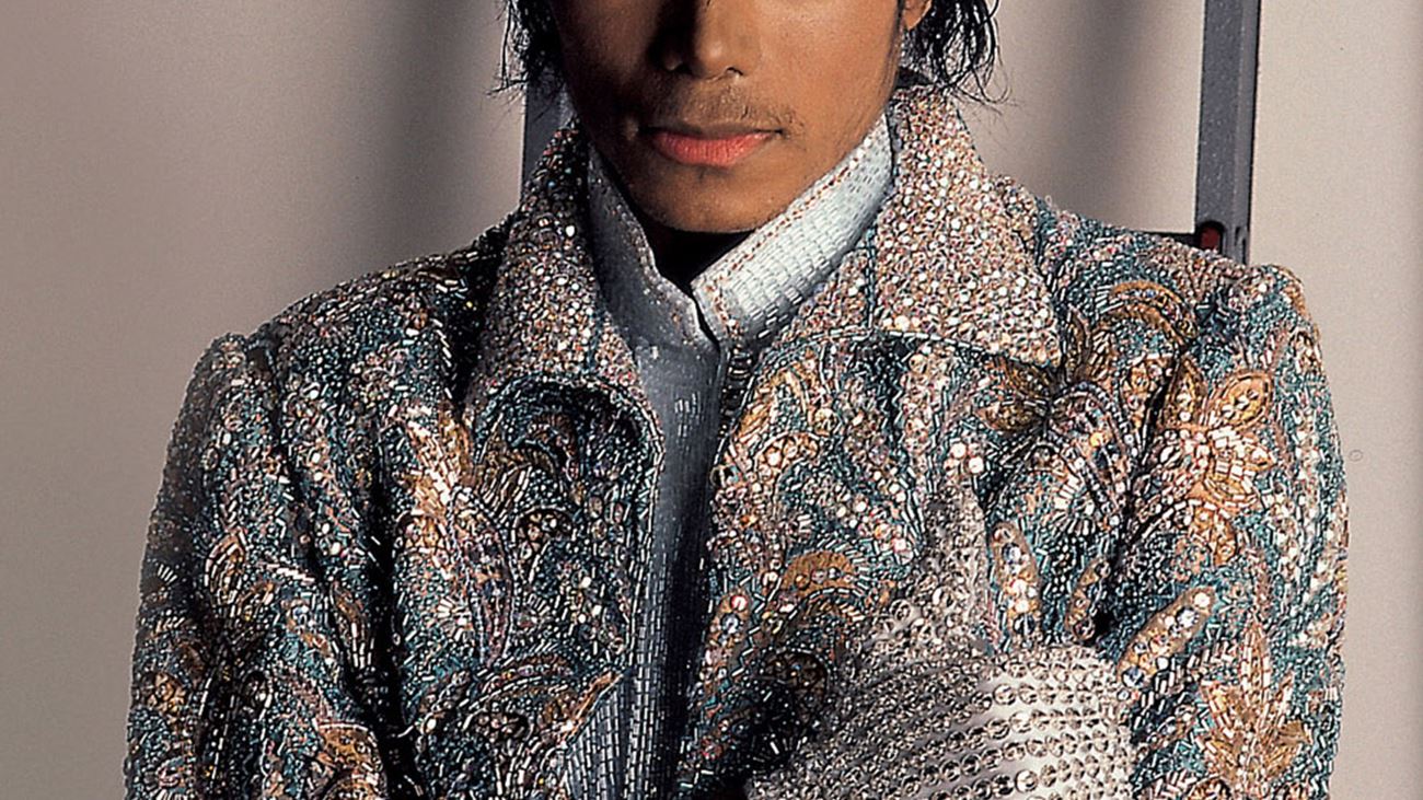 Hør ny, gammel Michael Jackson-låt og se Usher danse til den