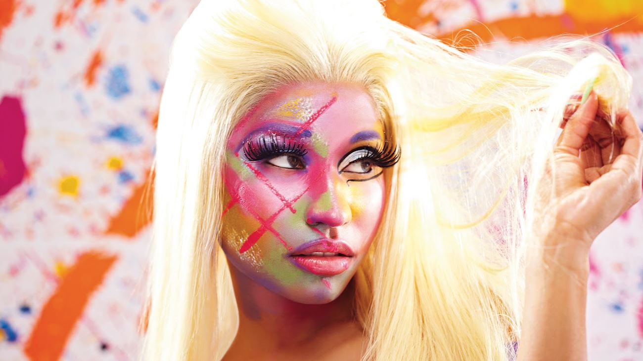 Se tre-i-en-musikkvideo med knust Nicki Minaj